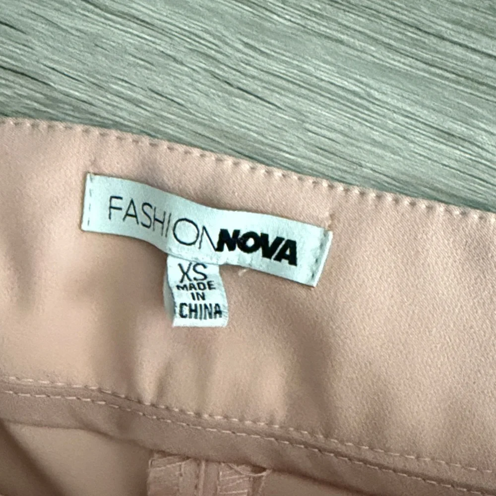 Stylish Pink High-Waisted Pants - Picture 5 of 5